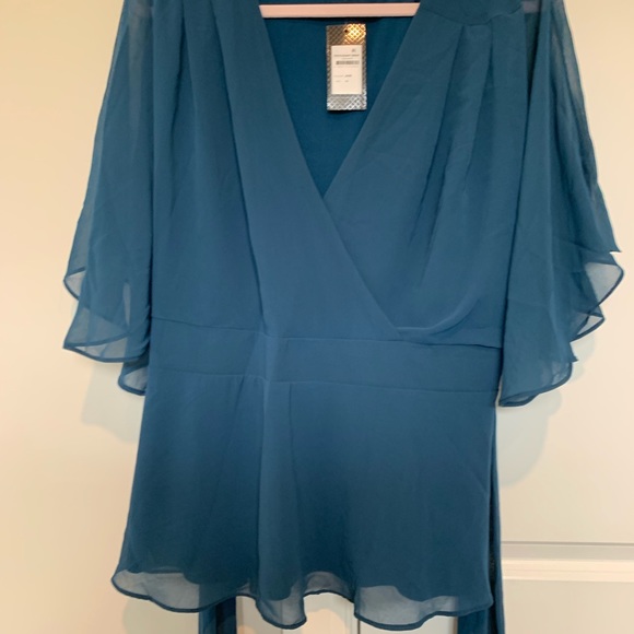 City Chic Jade Colored V Neck Faux Wrap Top with sash, Short flowy sleeves, 14W - Picture 5 of 5